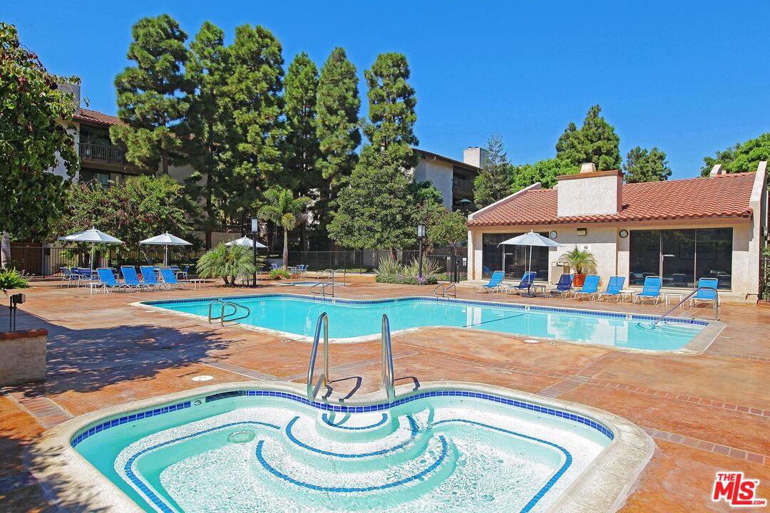 8515 Falmouth Ave Unit: 206