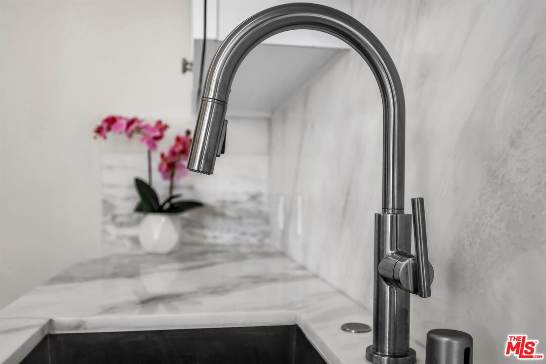 10751 Wilshire Blvd Unit: 909