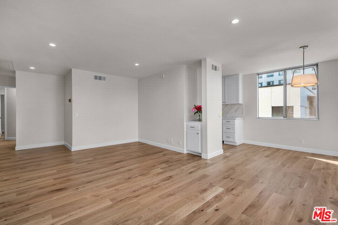 10751 Wilshire Blvd Unit: 909