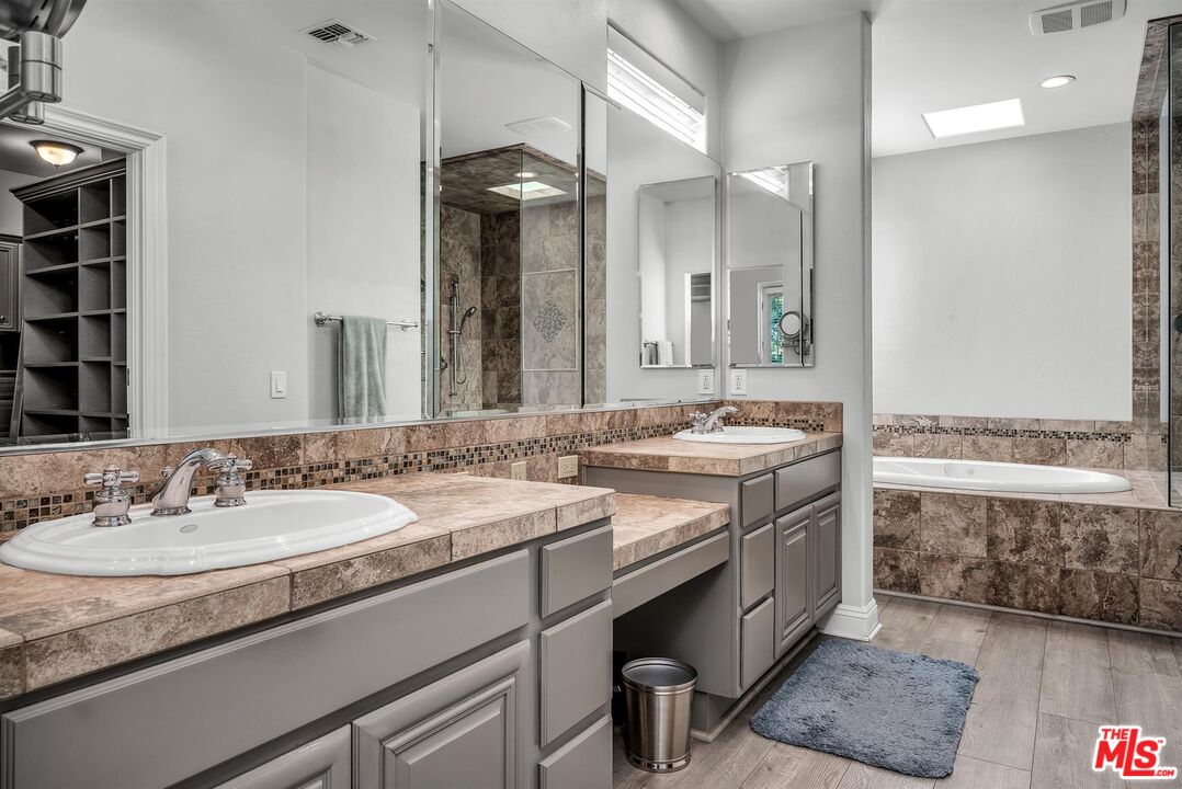 928 Harbor Crossing Ln