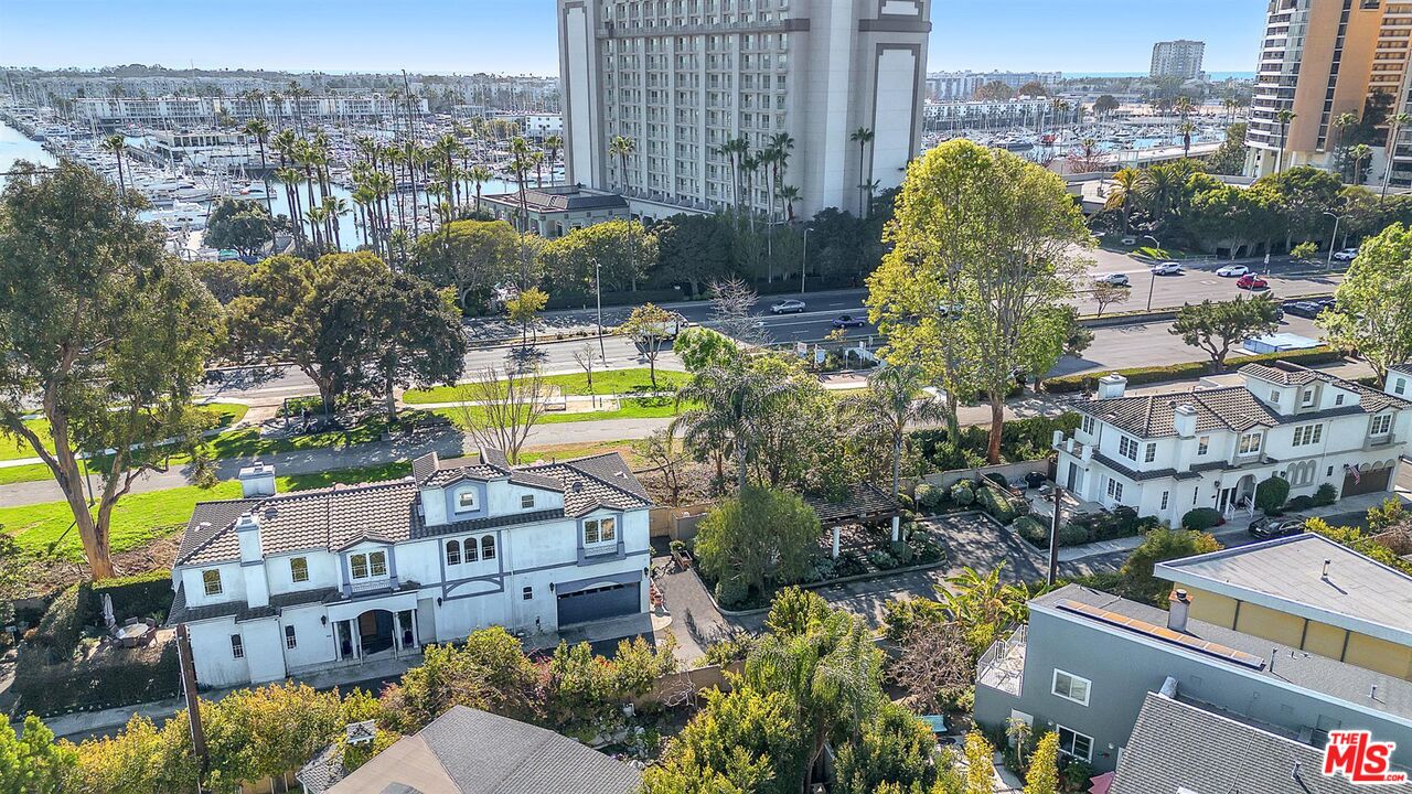 928 Harbor Crossing Ln