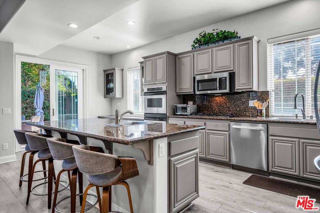 928 Harbor Crossing Ln