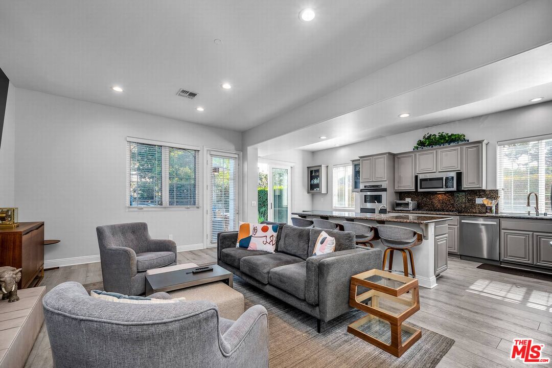 928 Harbor Crossing Ln