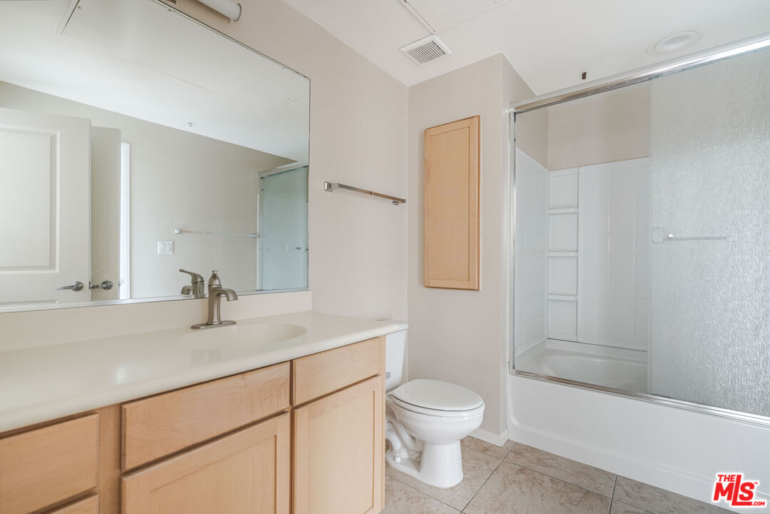 6400 Crescent Park Unit: 305