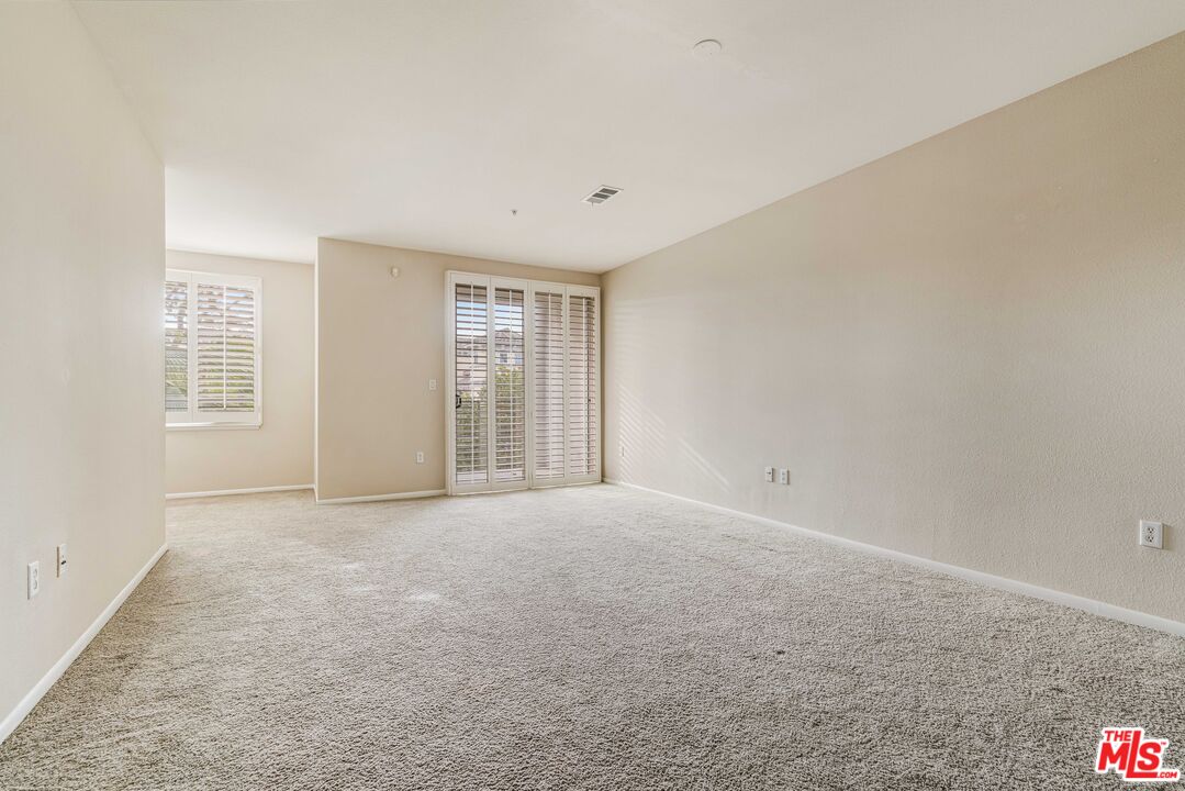 6400 Crescent Park Unit: 305