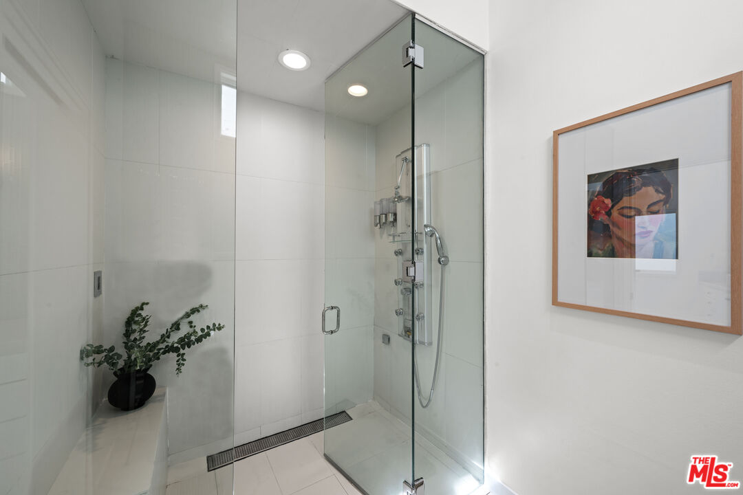 6969 Woodrow Wilson Dr