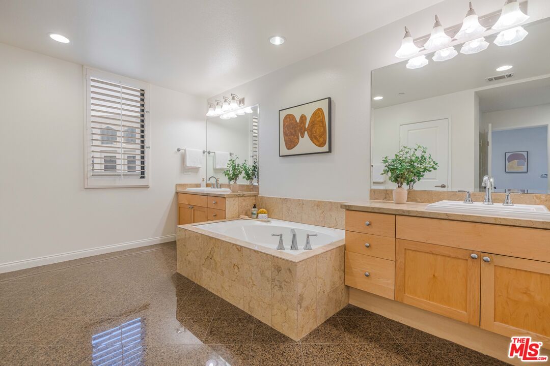 5625 W Crescent Park Unit: 335