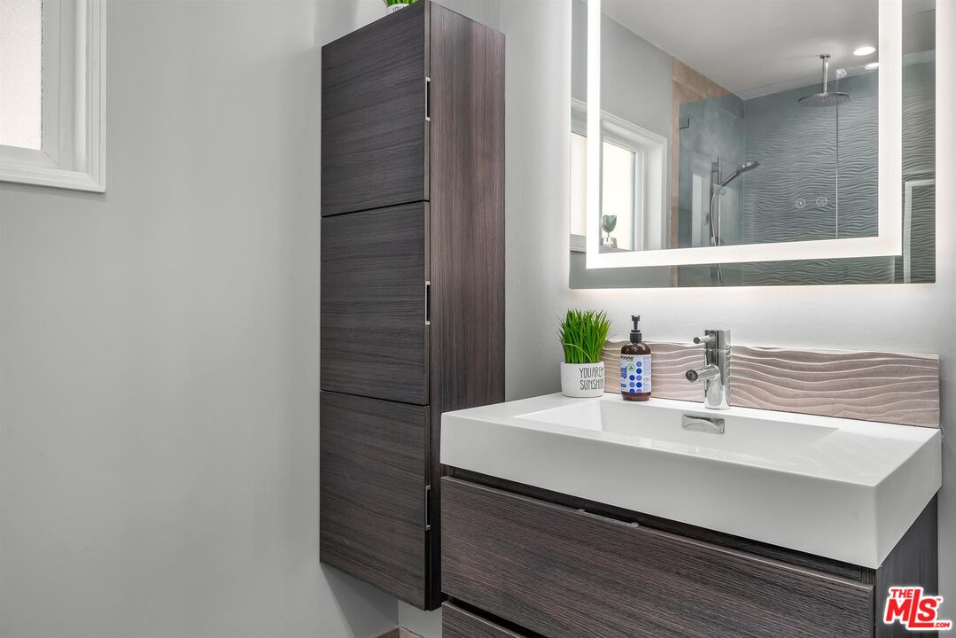 10824 Westminster Ave