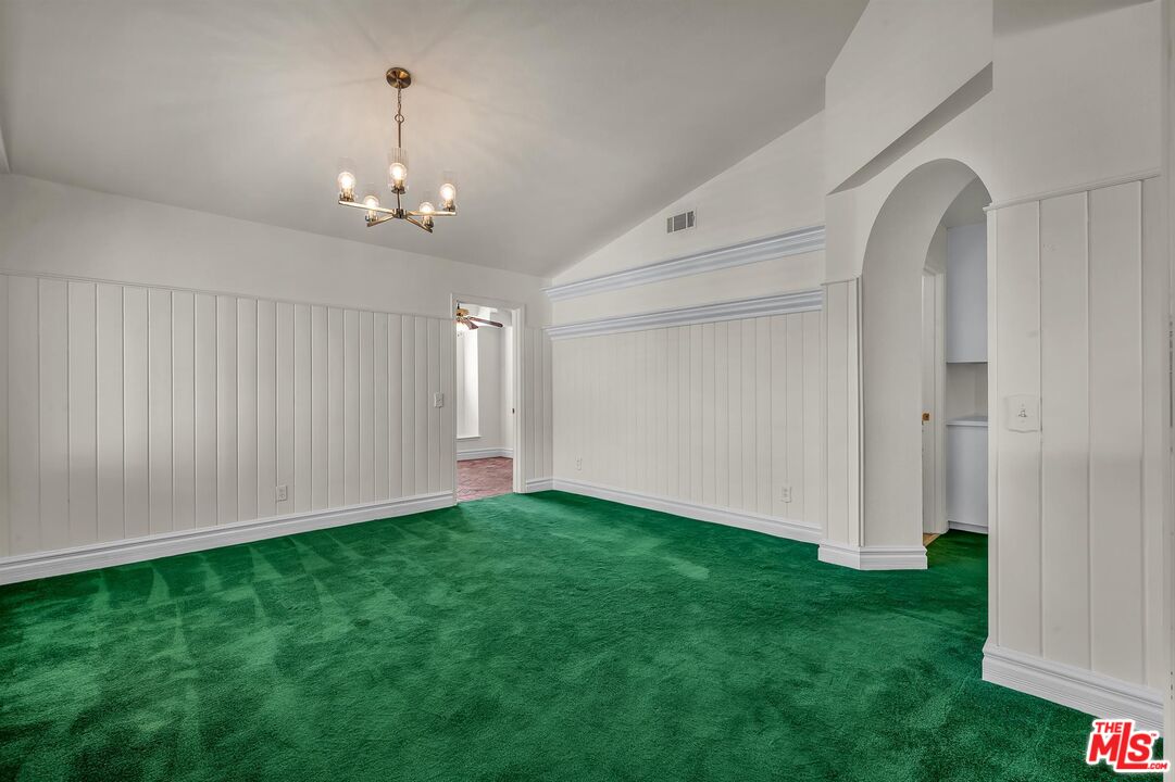 455 Kennerick Ln