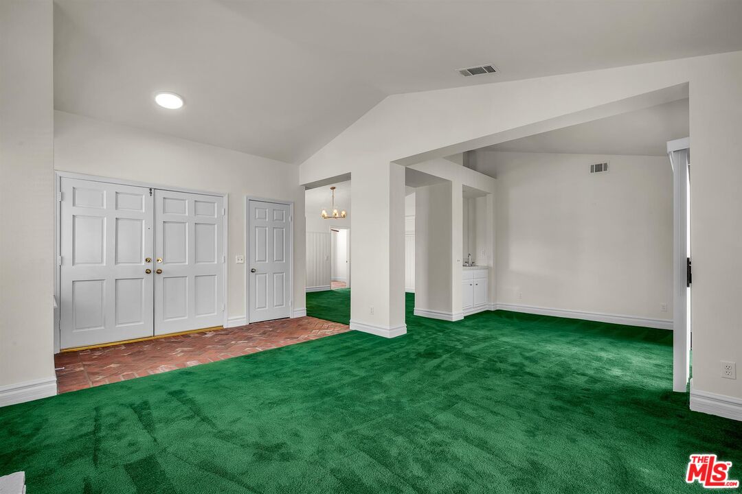 455 Kennerick Ln
