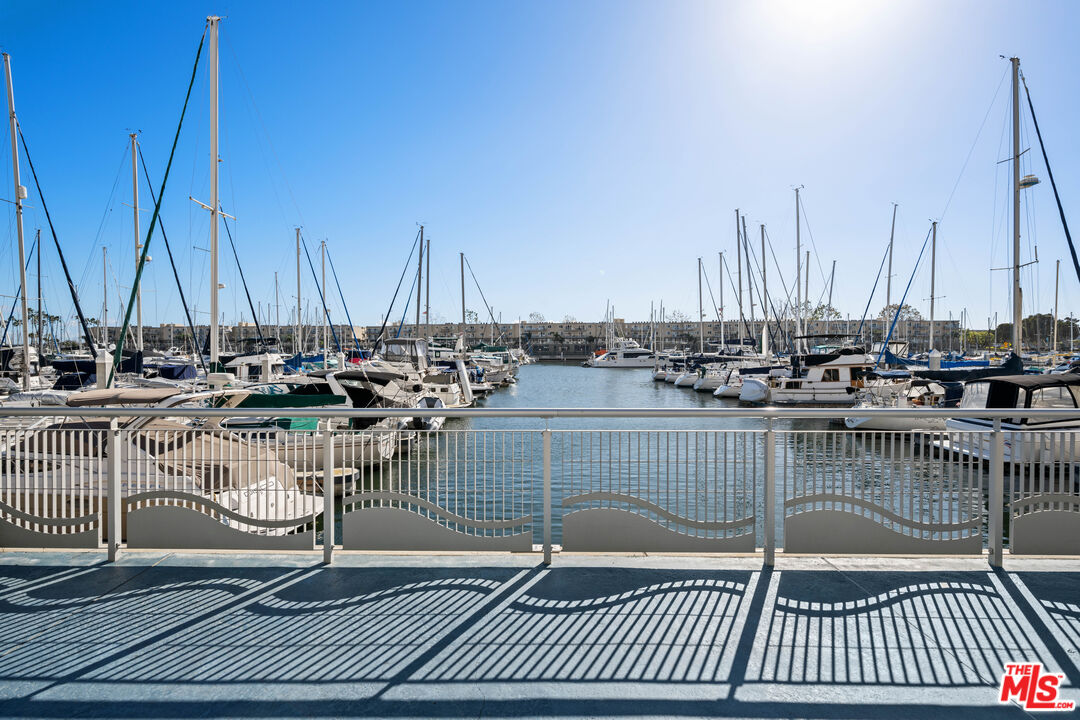 4316 Marina City Dr Unit: 1033