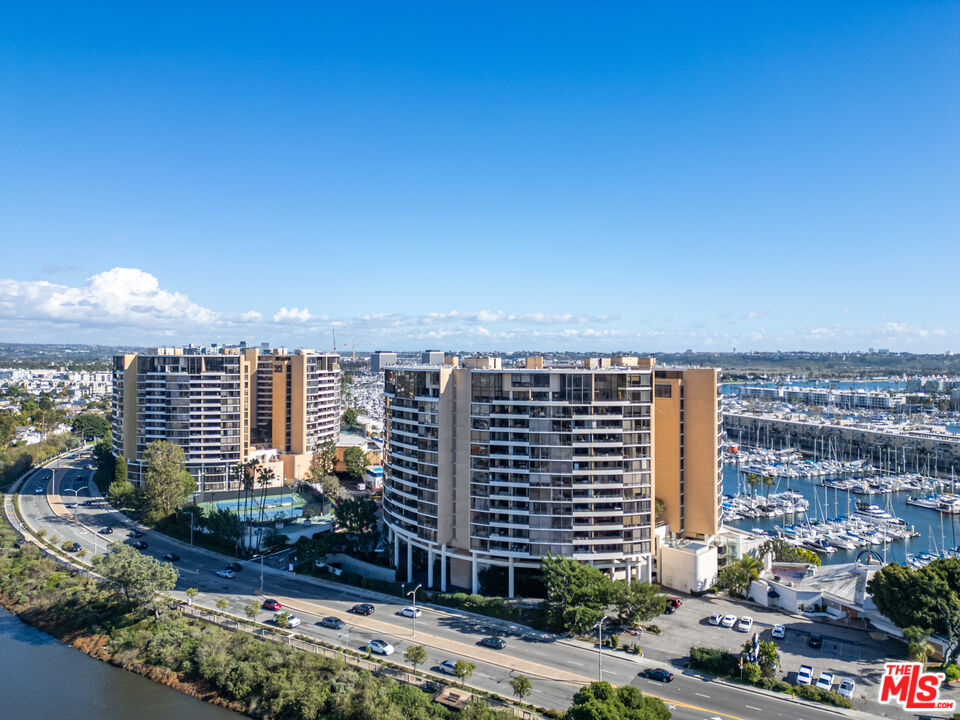 4316 Marina City Dr Unit: 1033