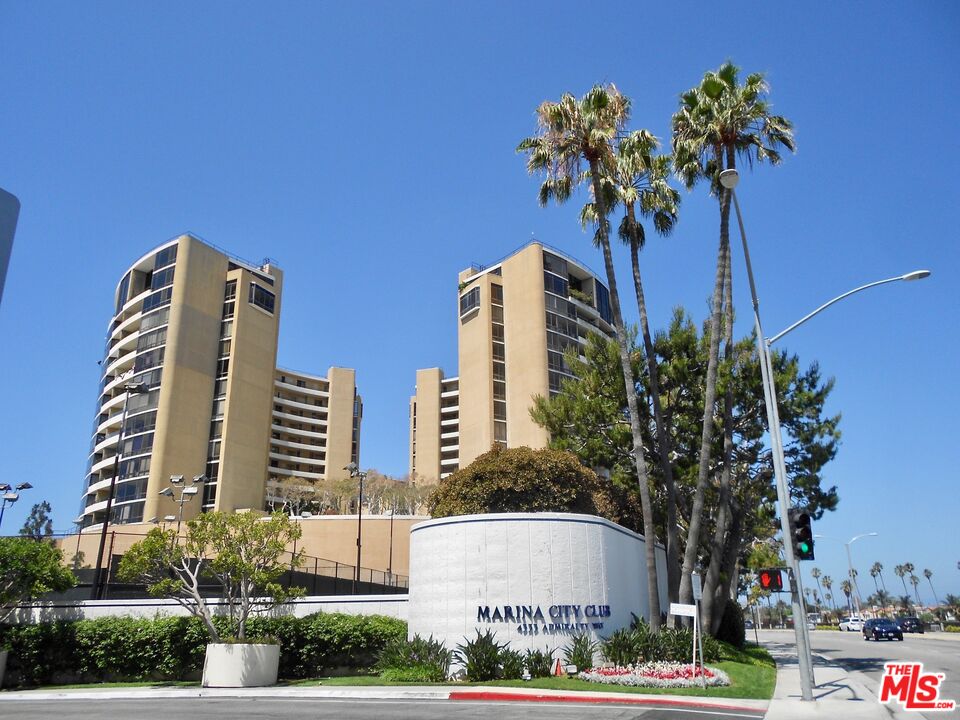 4316 Marina City Dr Unit: 1033