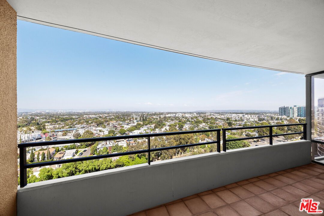 4316 Marina City Dr Unit: 1033