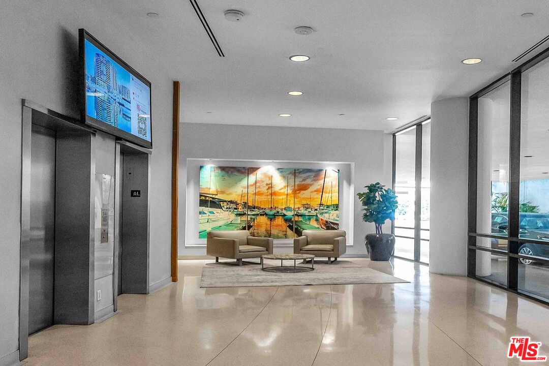 4316 Marina City Dr Unit: 1033