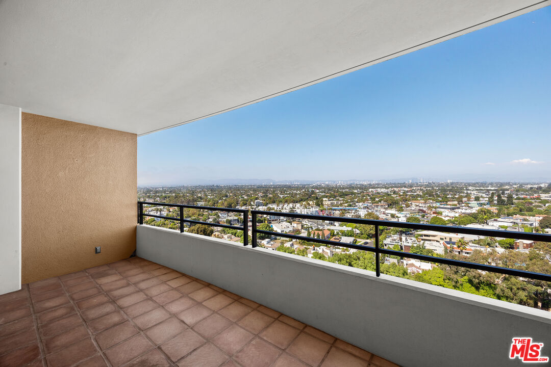 4316 Marina City Dr Unit: 1033