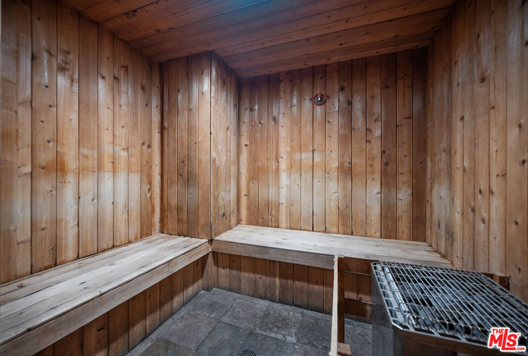 6605 Green Valley Cir Unit: 109