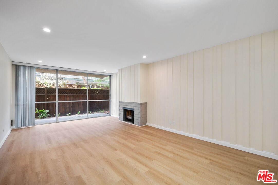 6605 Green Valley Cir Unit: 109