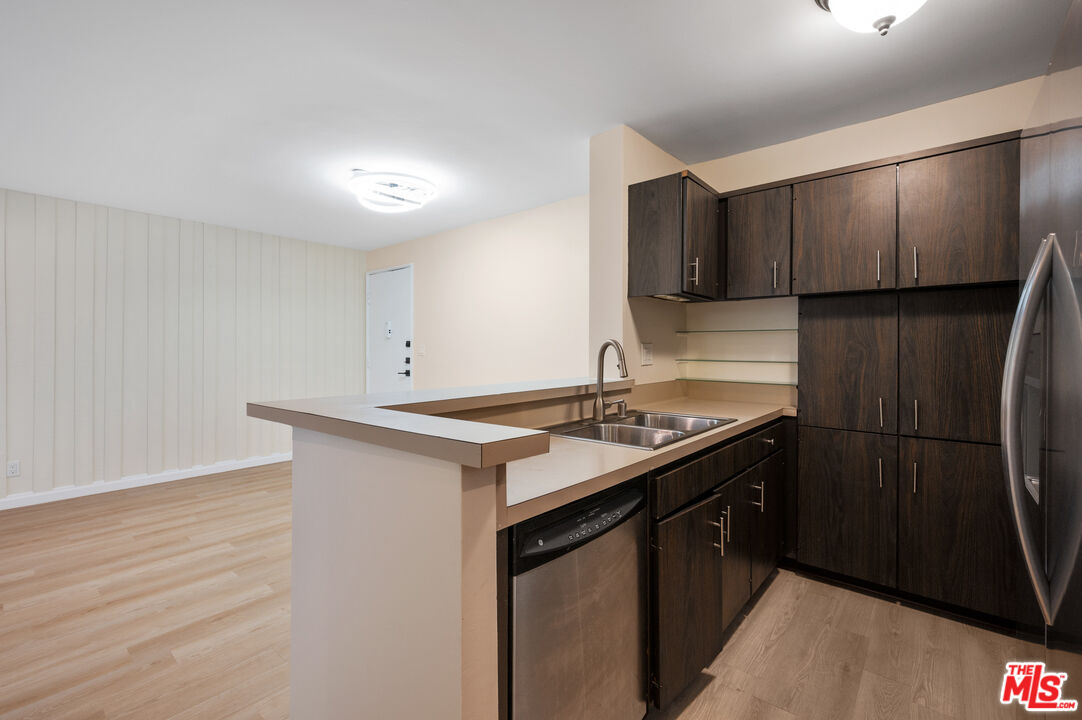 6605 Green Valley Cir Unit: 109