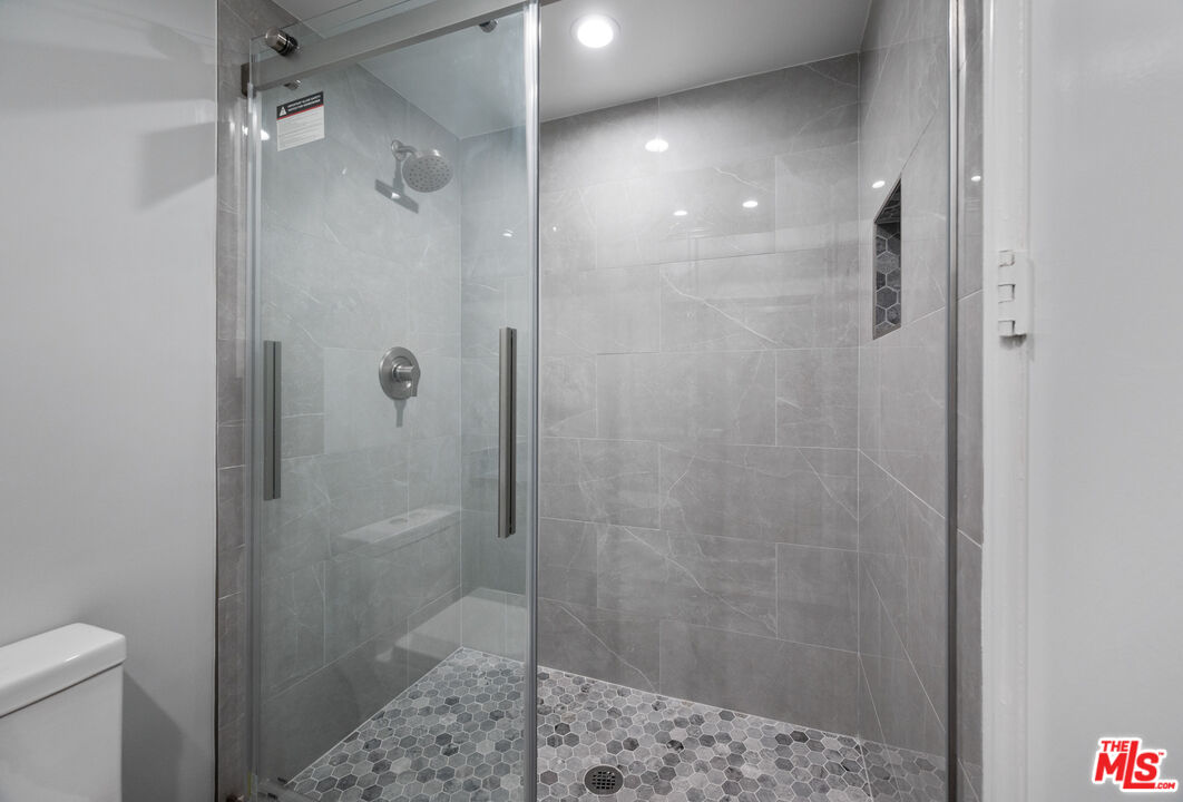 6605 Green Valley Cir Unit: 109