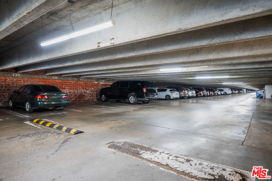 6605 Green Valley Cir Unit: 109