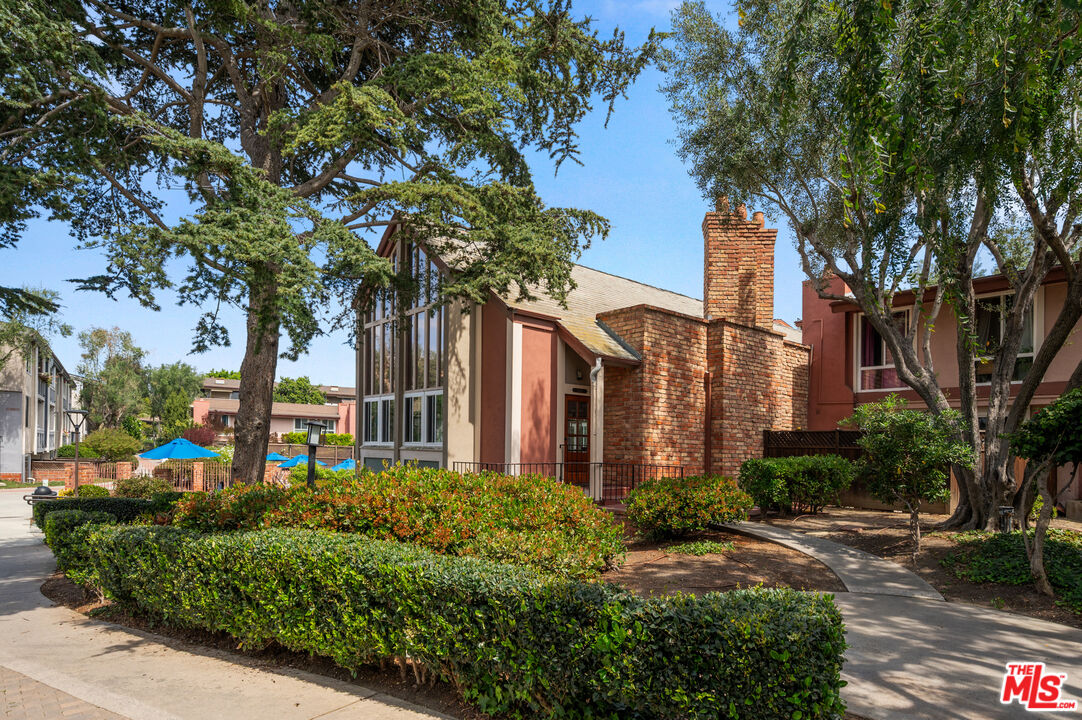 6605 Green Valley Cir Unit: 109