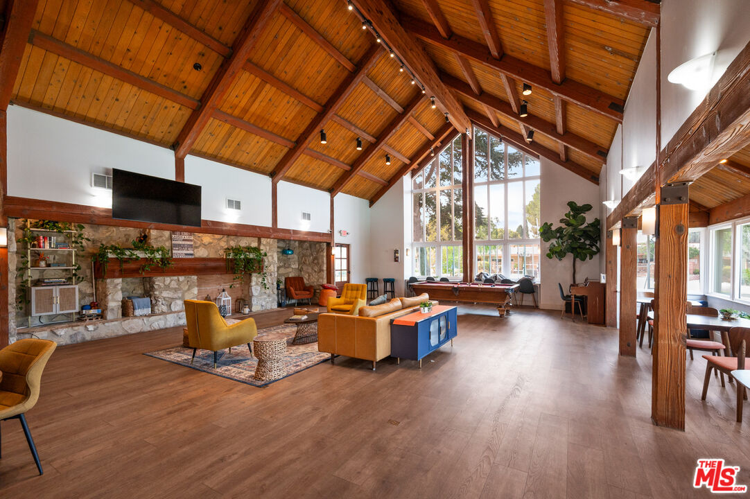 6605 Green Valley Cir Unit: 109