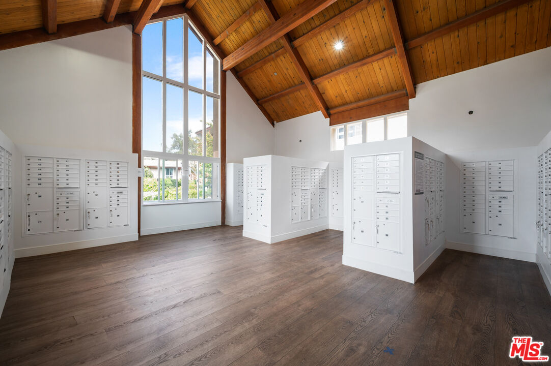 6605 Green Valley Cir Unit: 109