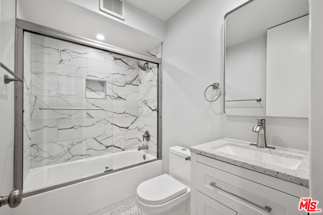 6605 Green Valley Cir Unit: 109