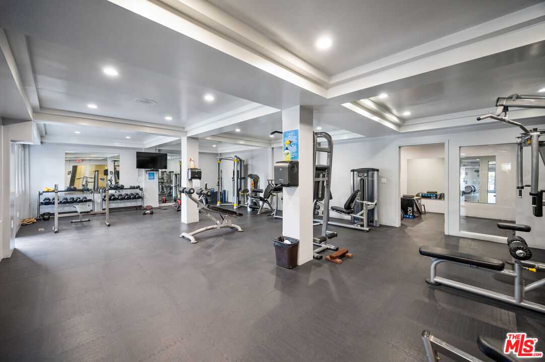 6605 Green Valley Cir Unit: 109