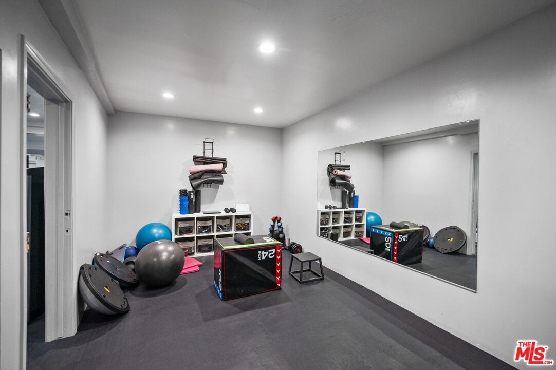 6605 Green Valley Cir Unit: 109