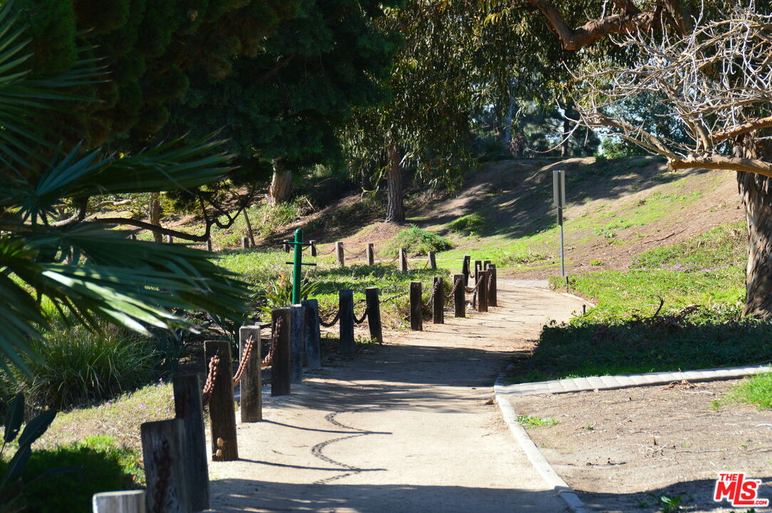 6050 Canterbury DR Unit: E317