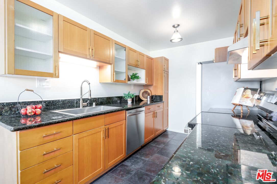 6050 Canterbury DR Unit: E317