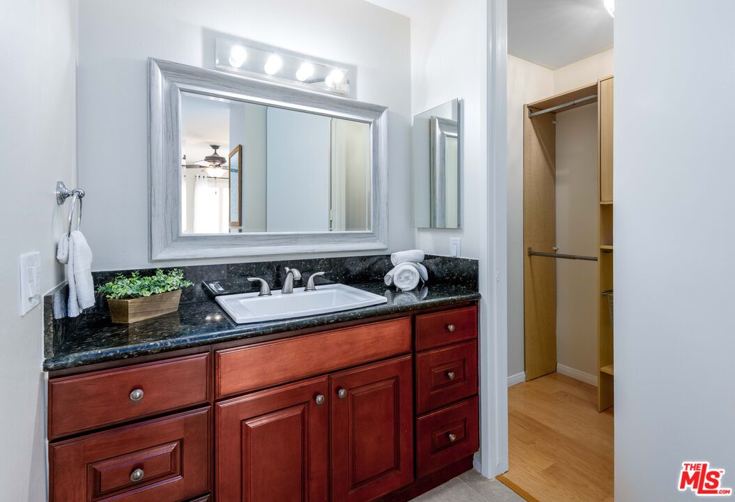 6050 Canterbury DR Unit: E317