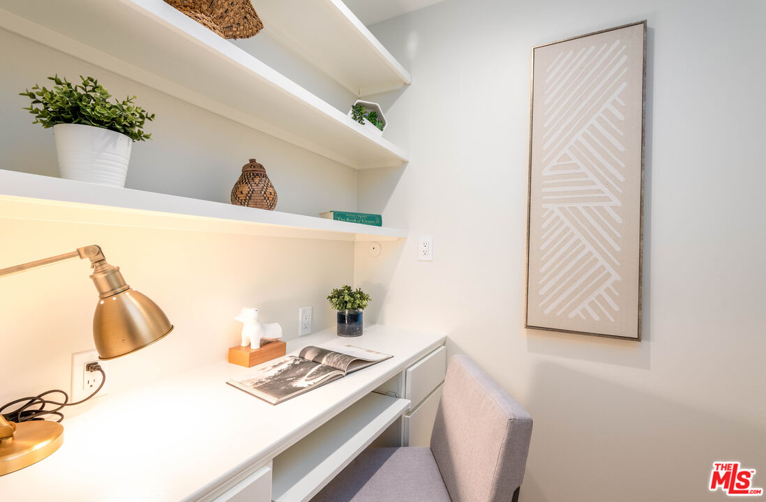 6050 Canterbury DR Unit: E317