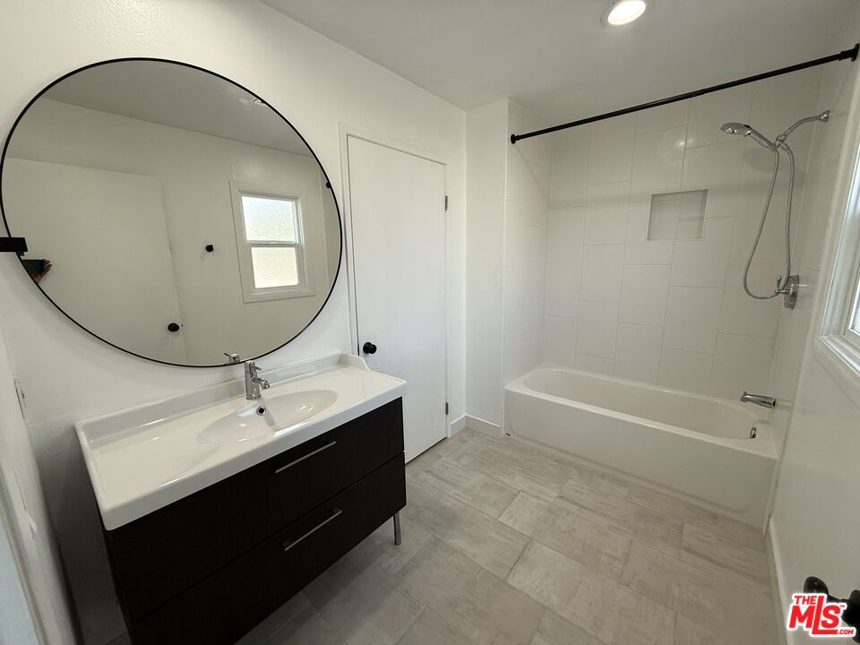 36 ANCHORAGE ST Unit: #1