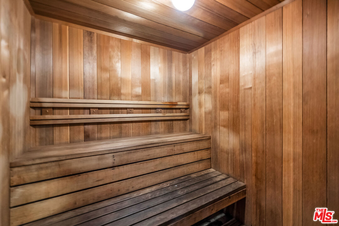 8162 Manitoba St Unit: 202