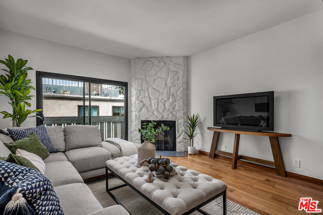 8162 Manitoba St Unit: 202