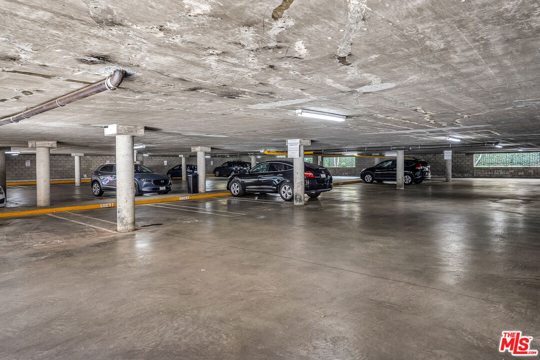 8162 Manitoba St Unit: 202