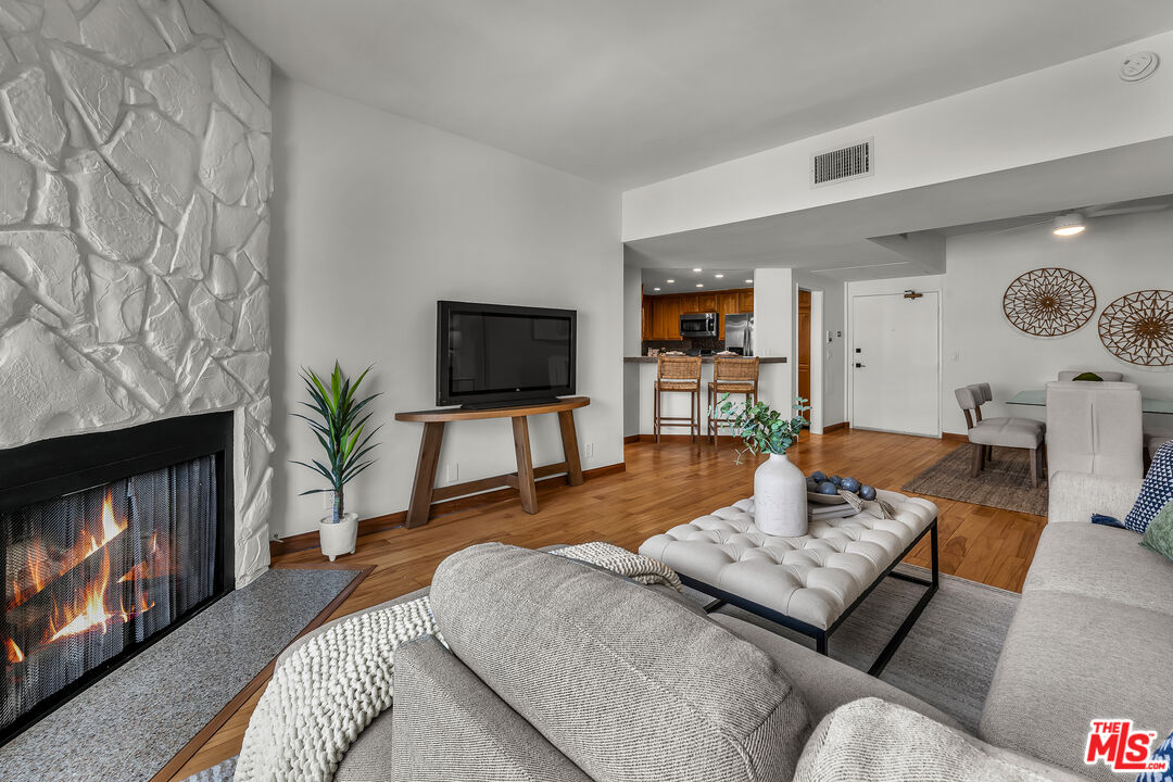 8162 Manitoba St Unit: 202