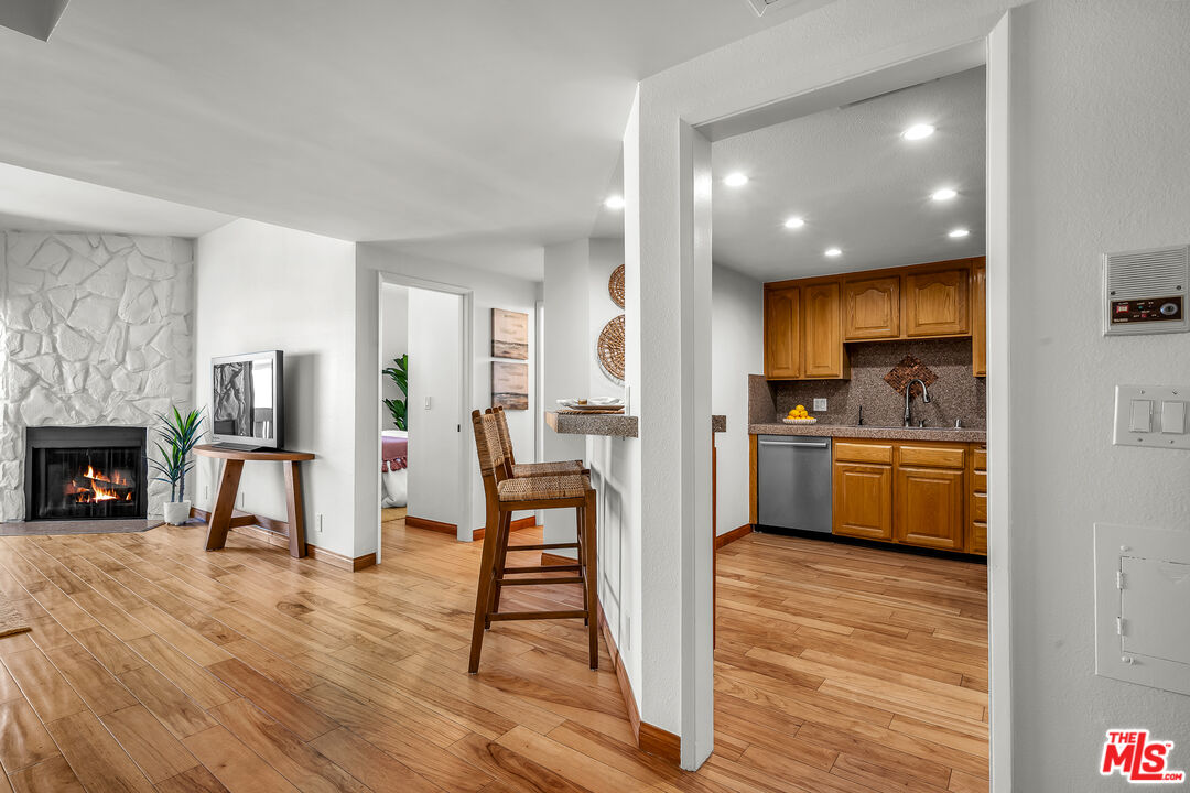 8162 Manitoba St Unit: 202