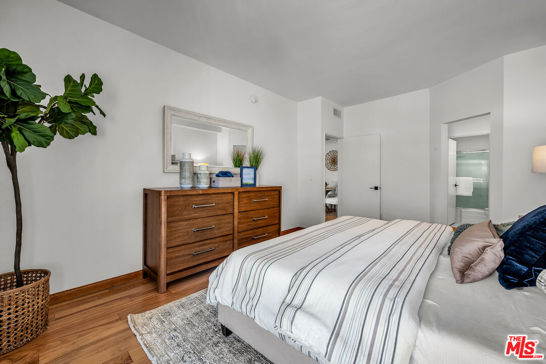 8162 Manitoba St Unit: 202