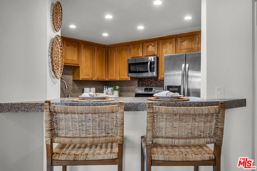 8162 Manitoba St Unit: 202