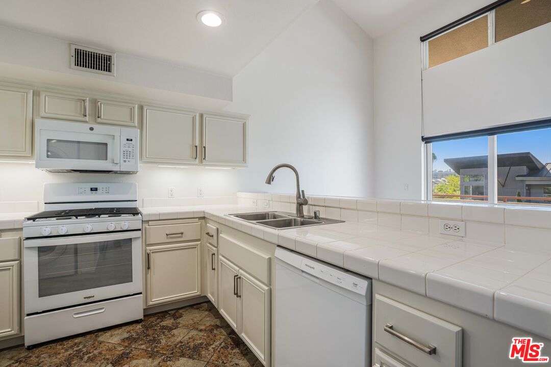 13200 Pacific Promenade Prome Unit: 416