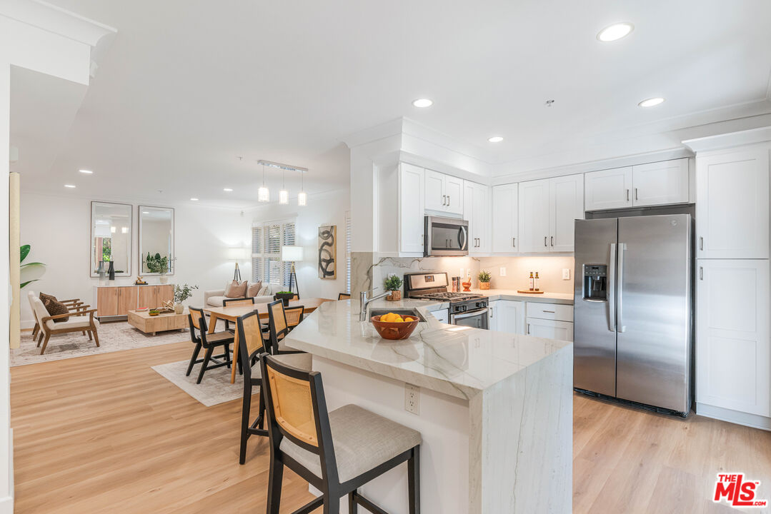 6020 Seabluff Dr Unit: 114