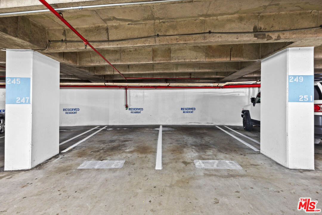 4316 Marina City Dr Unit: 1033