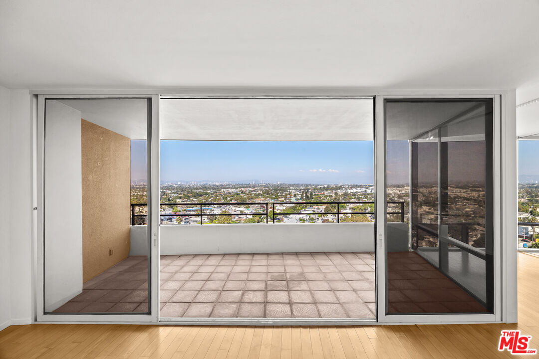 4316 Marina City Dr Unit: 1033