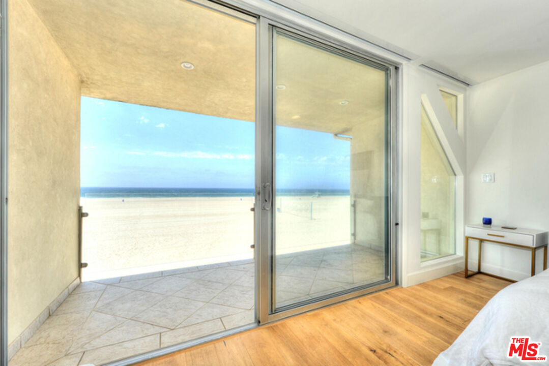 4 Lighthouse St Unit: 5