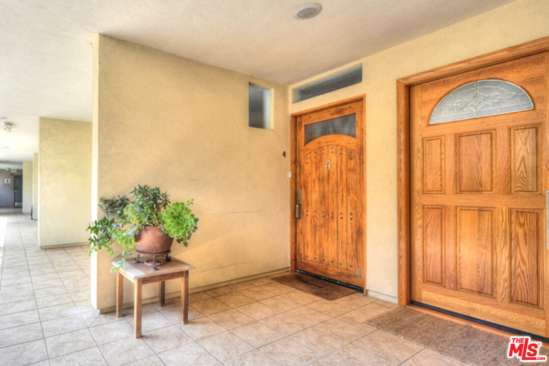 4 Lighthouse St Unit: 5