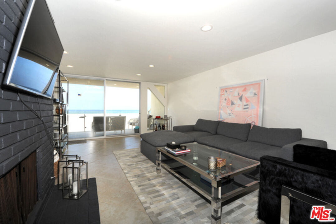 4 Lighthouse St Unit: 5